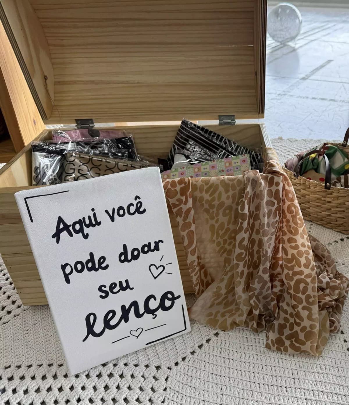 Pecege initiative collects scarves for cancer patients